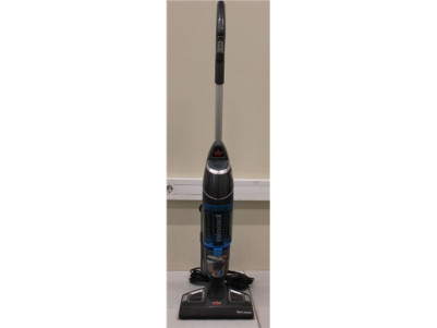 SALE OUT. Bissell Vac&Steam Steam Cleaner, NO ORIGINAL PACKAGING, SCRATCHES, MISSING ACCESSORIES, RED SPOTS ARE VISIBLE | Vacuum